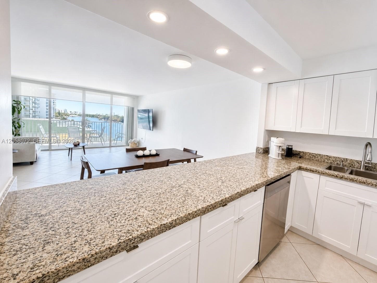 5838 Collins Ave 5G photo 5