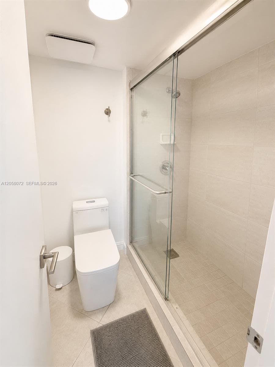 5838 Collins Ave 5G photo 20