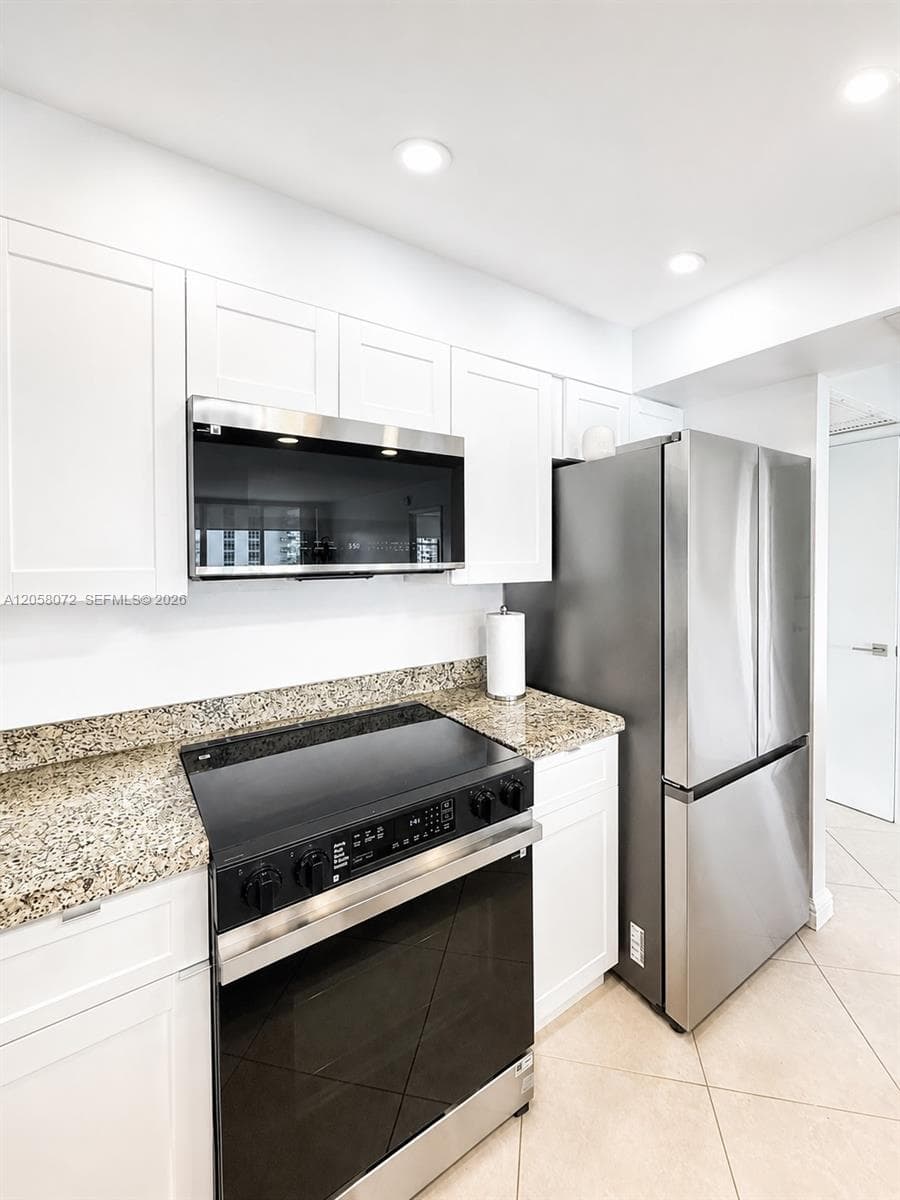 5838 Collins Ave 5G photo 9