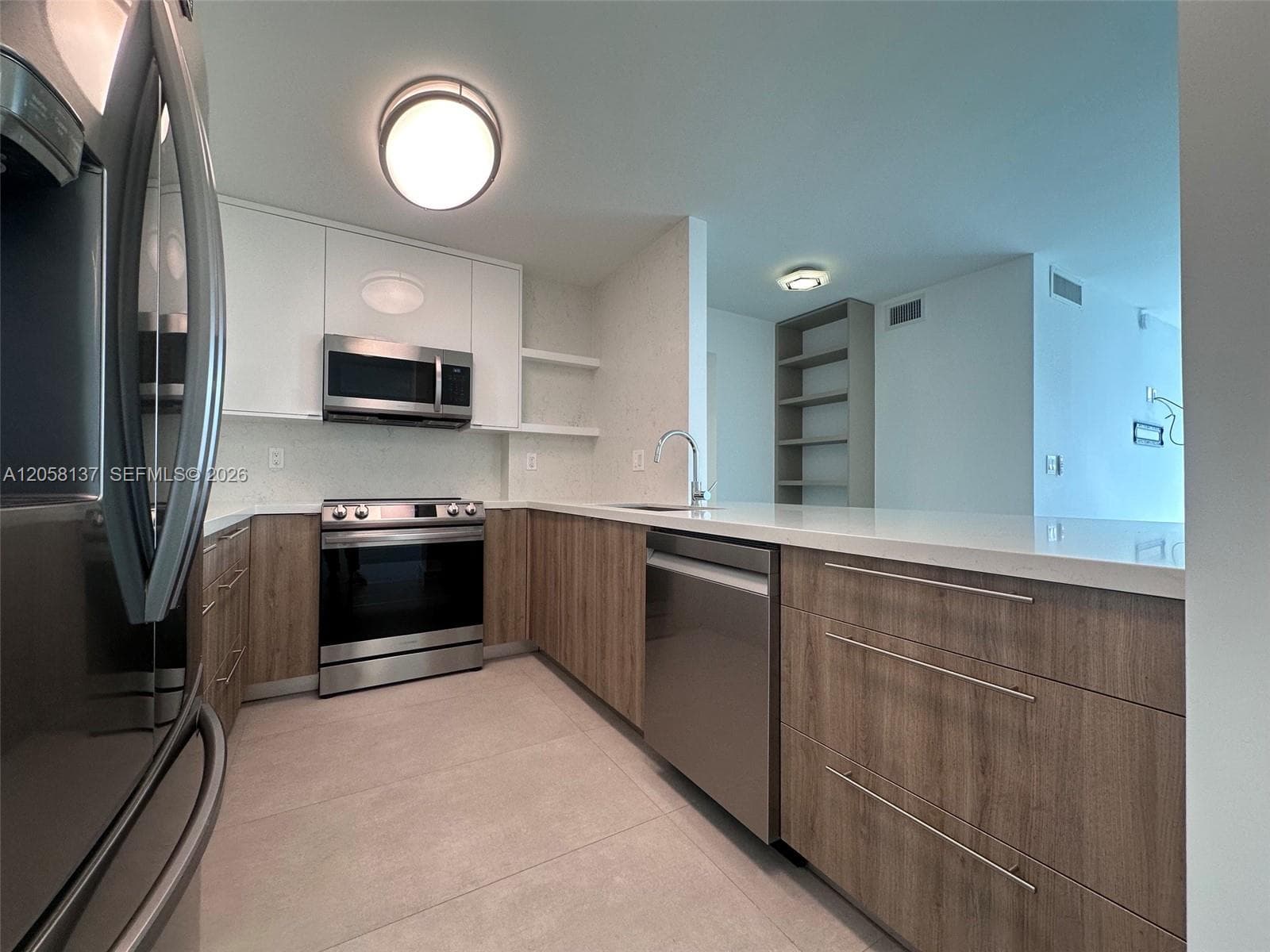100 Bayview Dr 317 photo 2