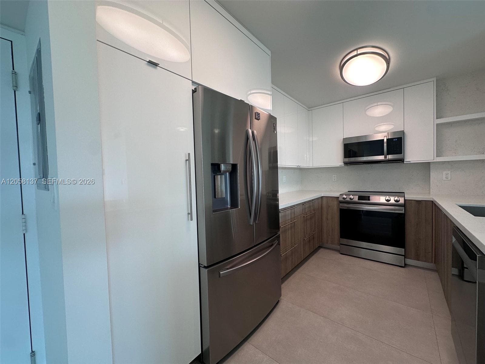100 Bayview Dr 317 photo 4