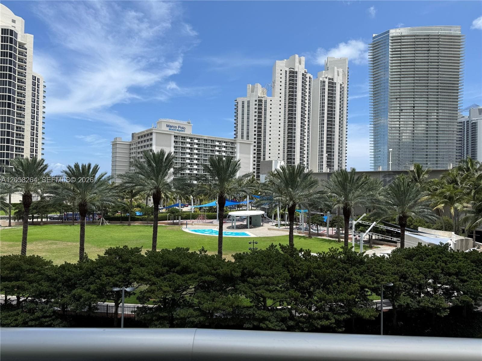 19370 Collins Ave 423 photo 2