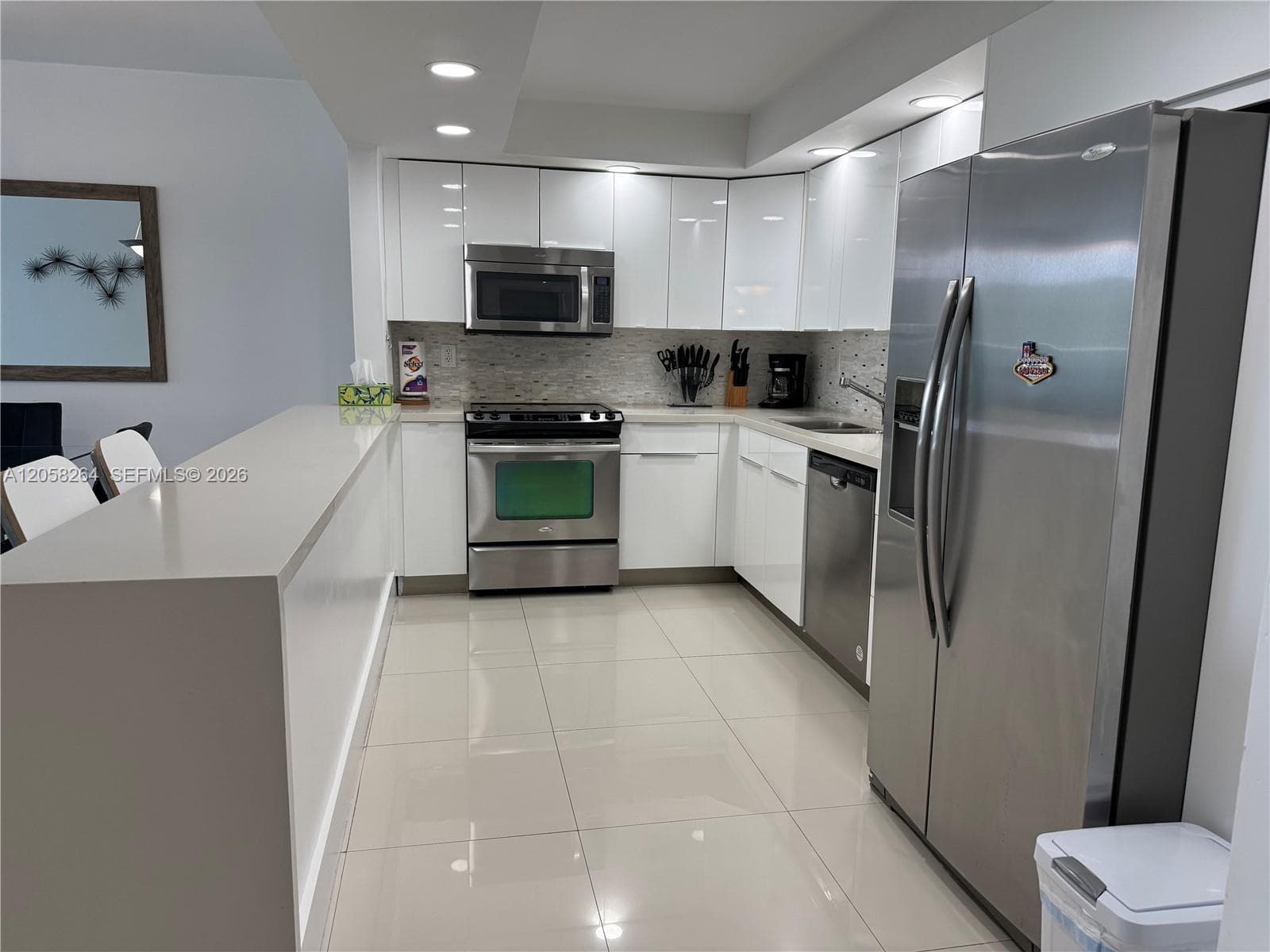 19370 Collins Ave 423 photo 9