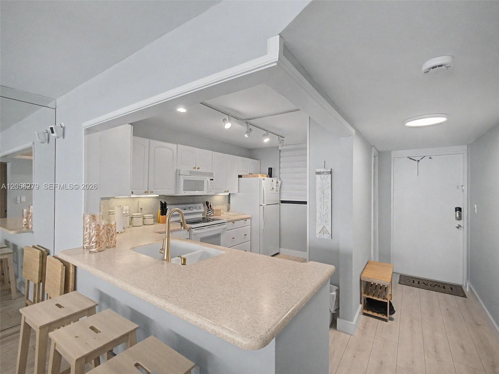 9940 S Ocean Dr 508 photo 3