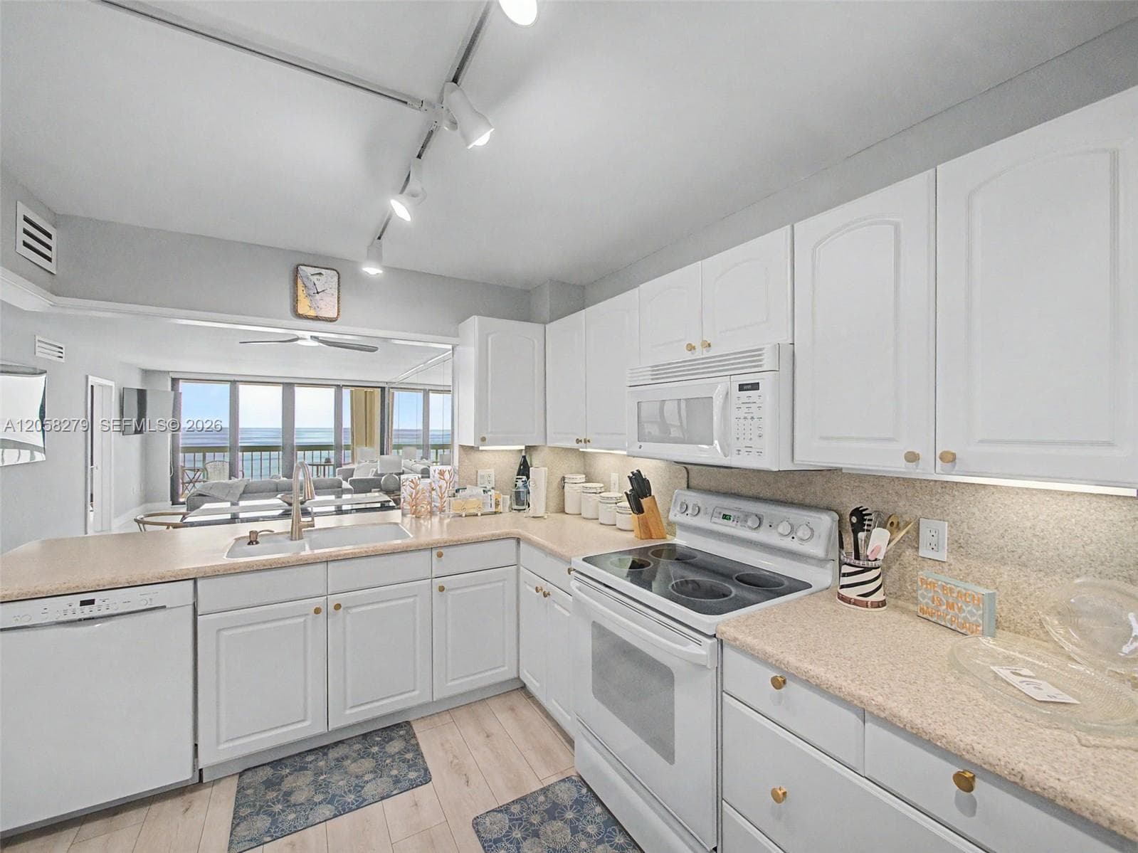 9940 S Ocean Dr 508 photo 5