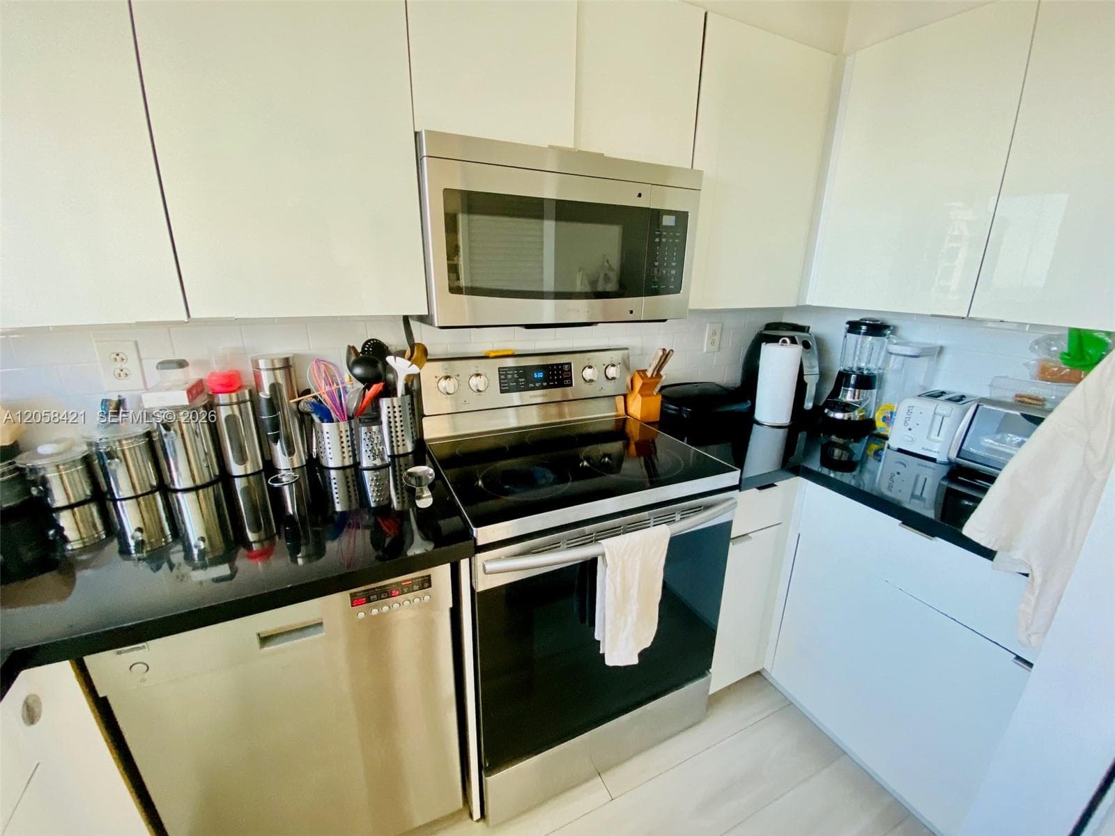1202 photo 8