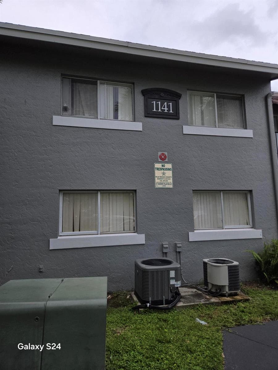 1141 LAKE VICTORIA Drive H photo 2