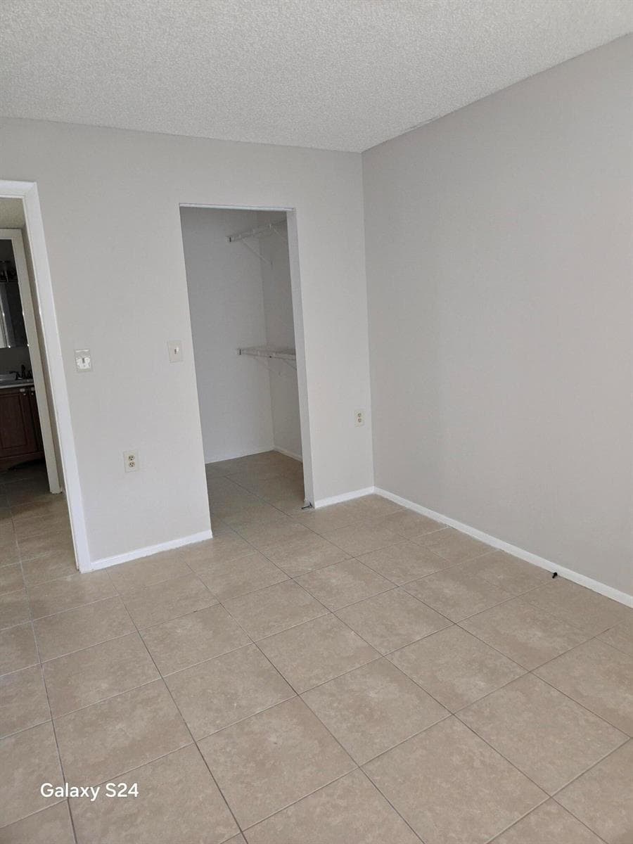 1141 LAKE VICTORIA Drive H photo 13