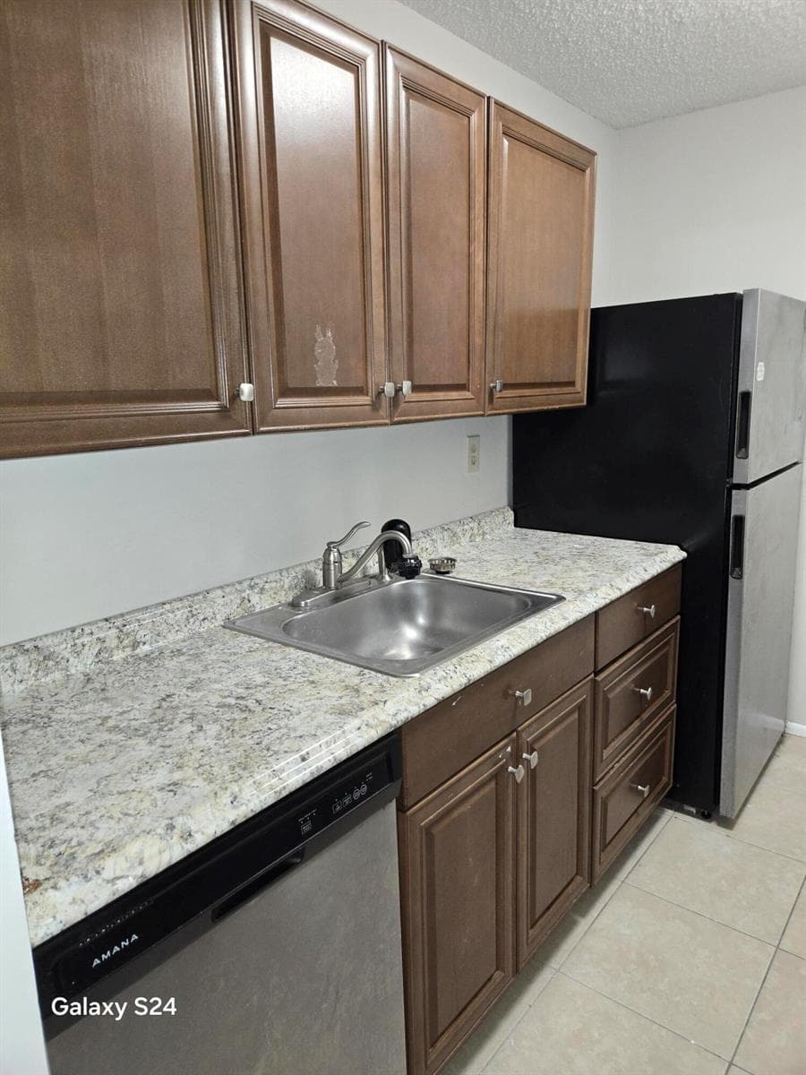 1141 LAKE VICTORIA Drive H photo 7