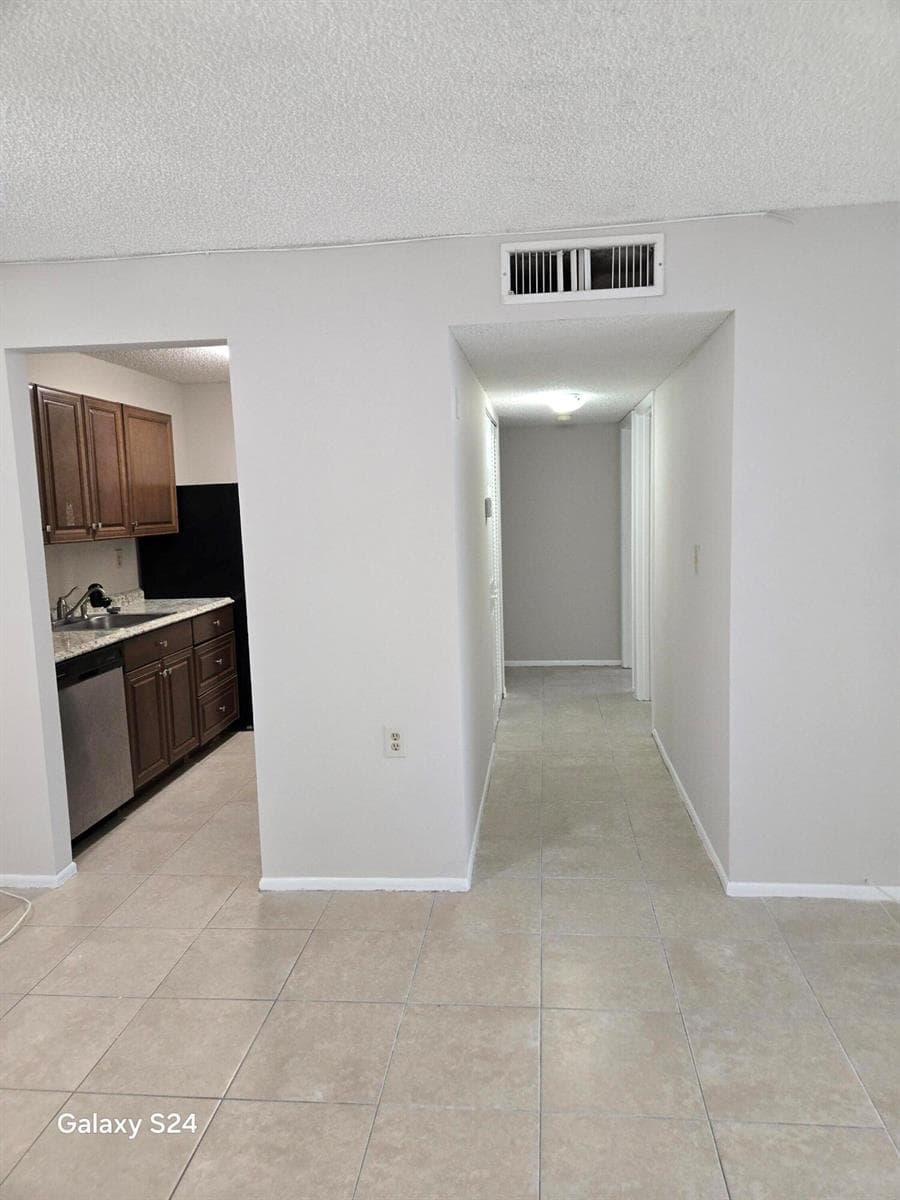 1141 LAKE VICTORIA Drive H photo 10
