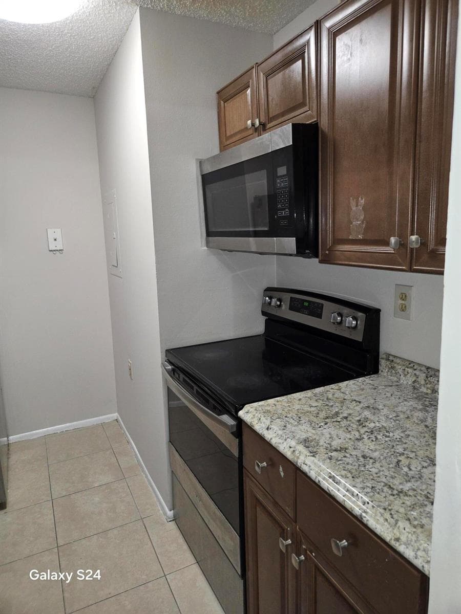 1141 LAKE VICTORIA Drive H photo 8