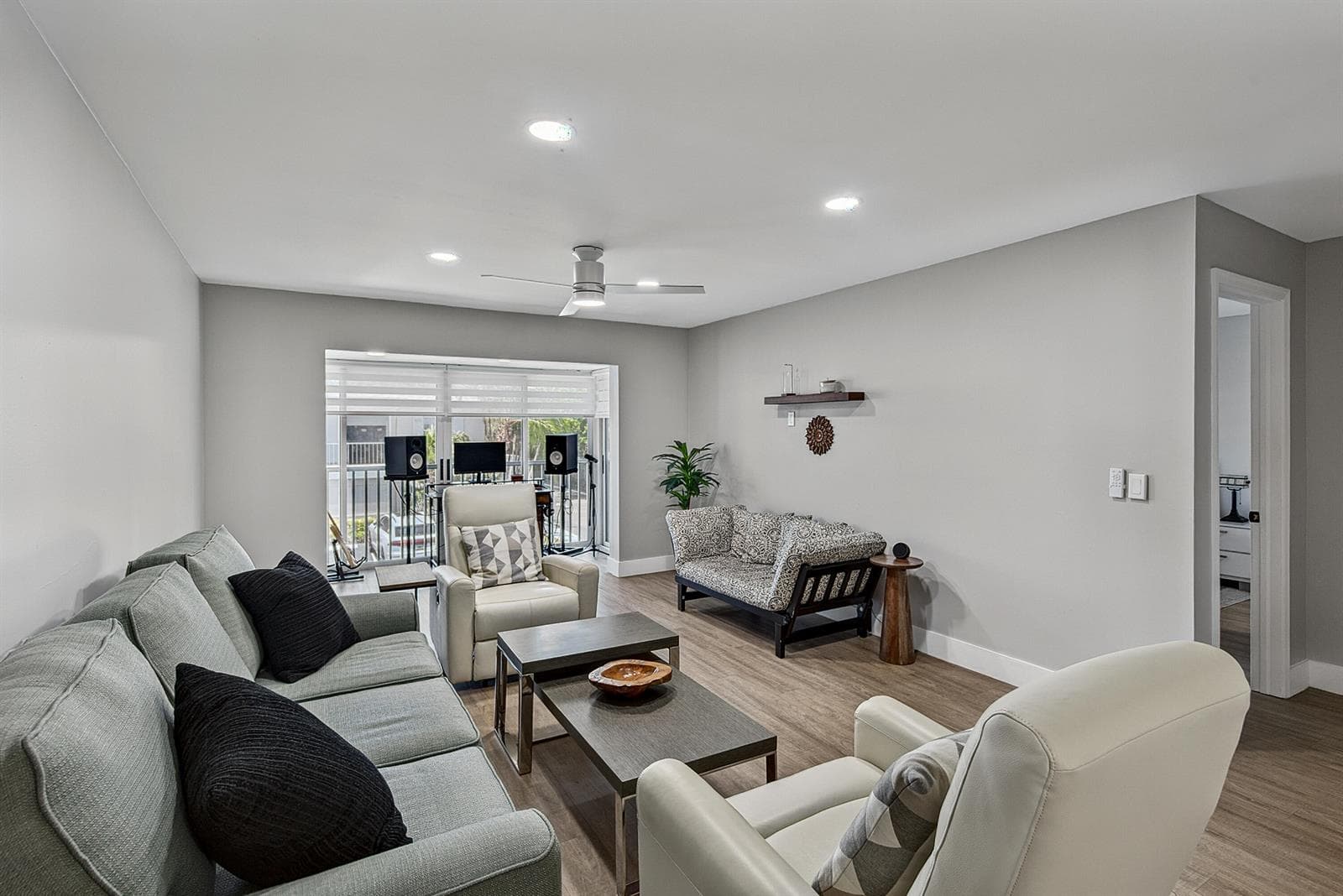 6457 BAY CLUB Drive 3 photo 6