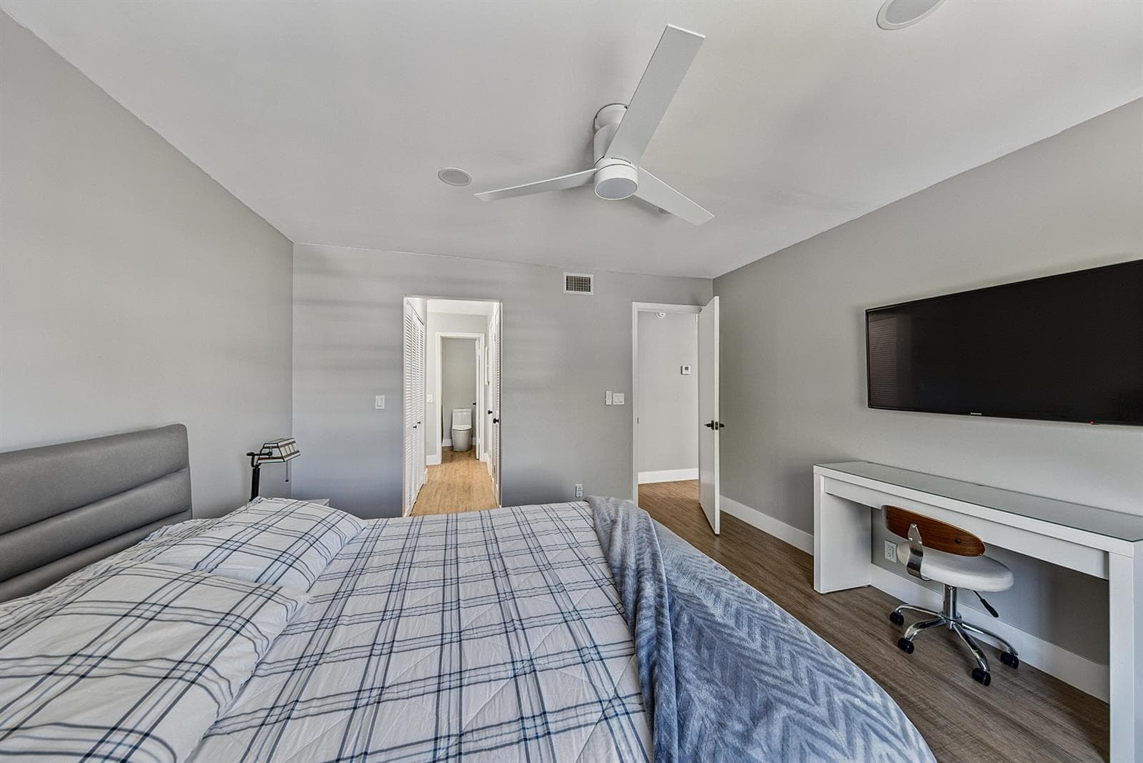 6457 BAY CLUB Drive 3 photo 21