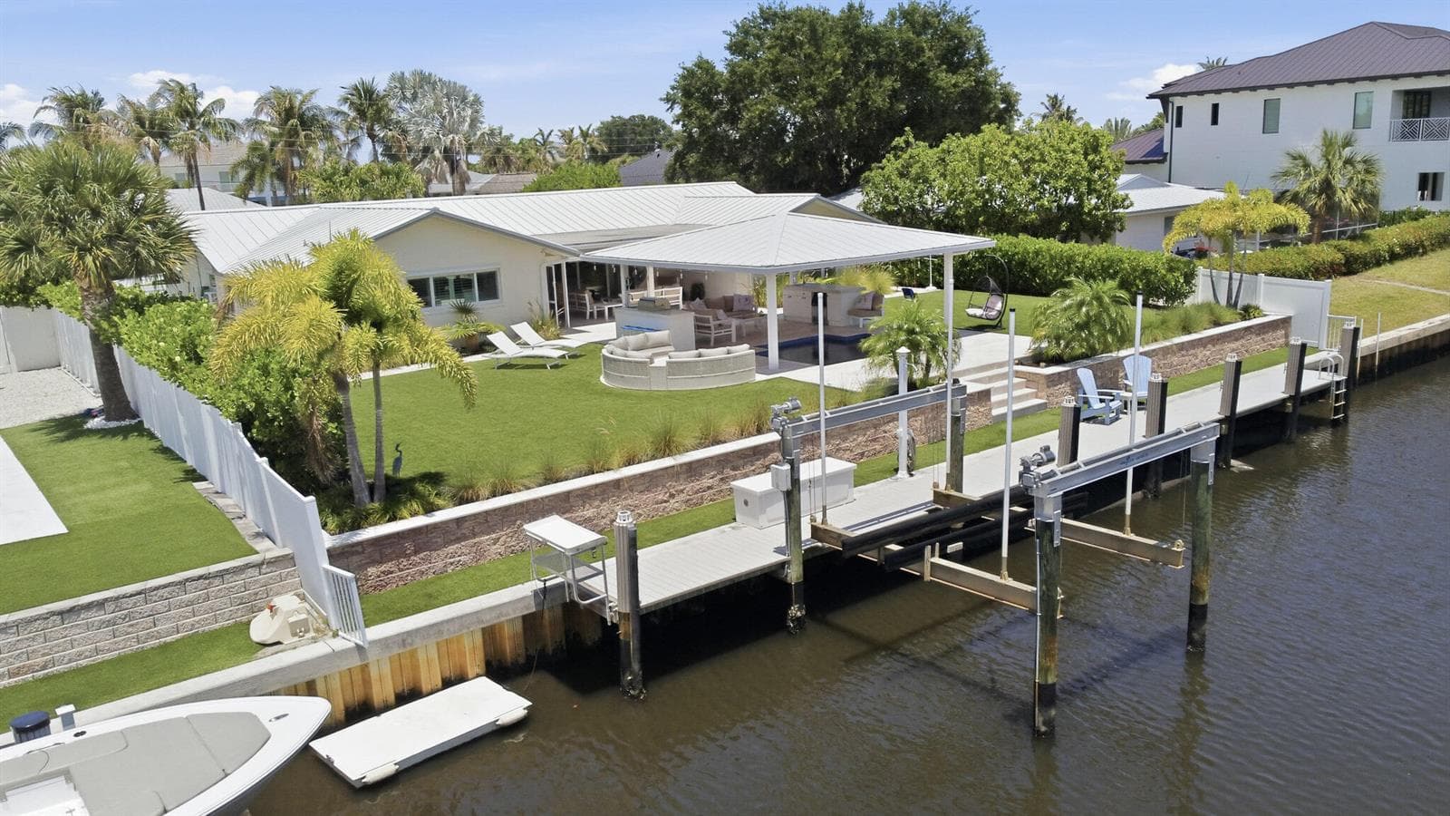 16 LEEWARD Circle photo 1