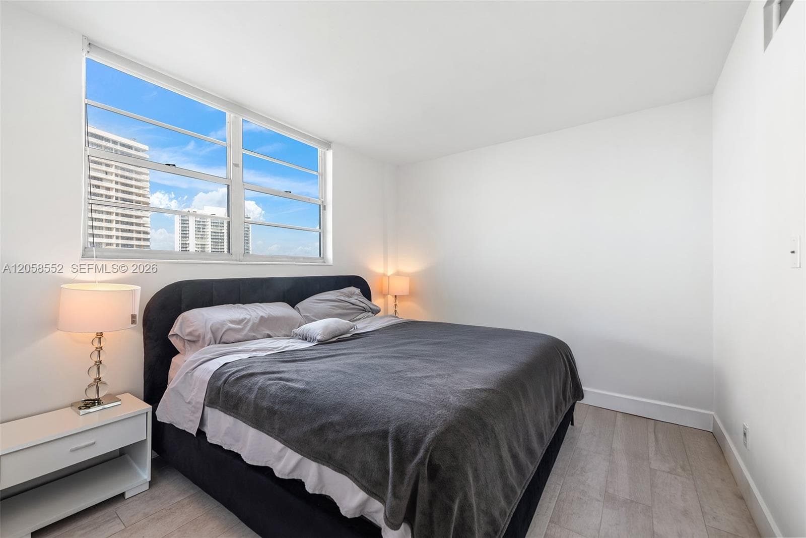 19390 Collins Ave 1519 photo 9
