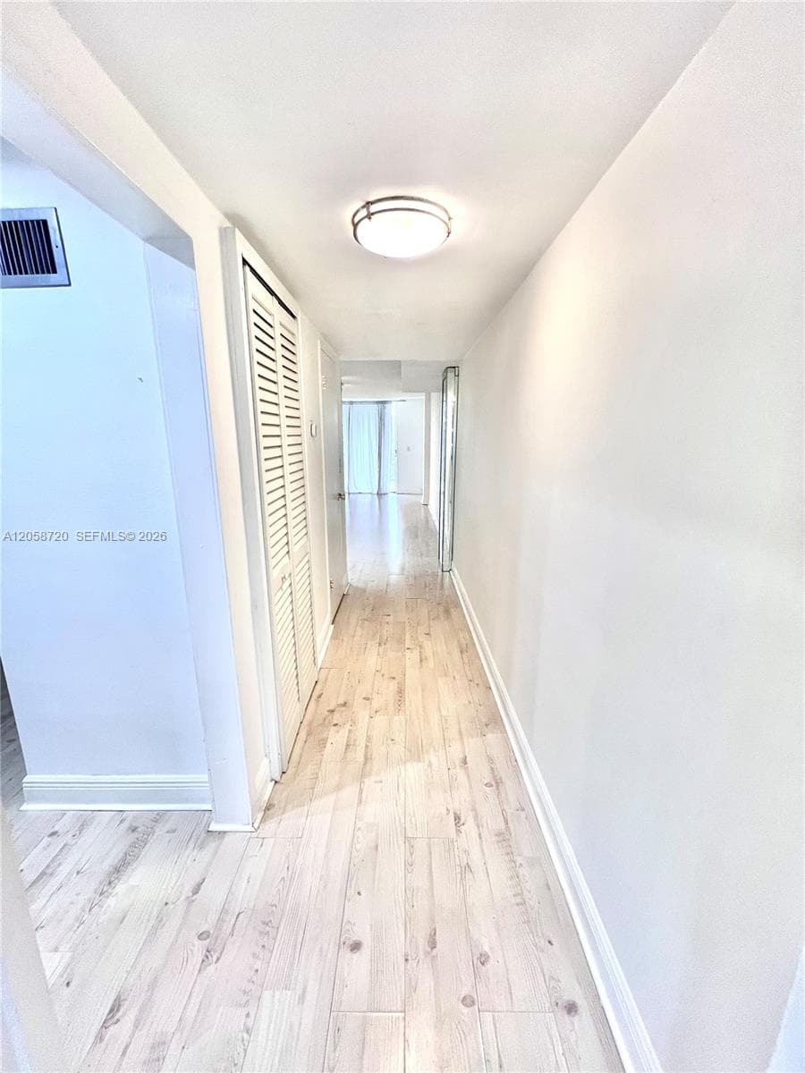 3660 NE 166th St 405 photo 5