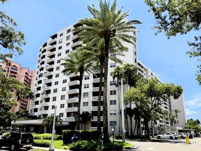 90 Edgewater Dr 515 photo 1