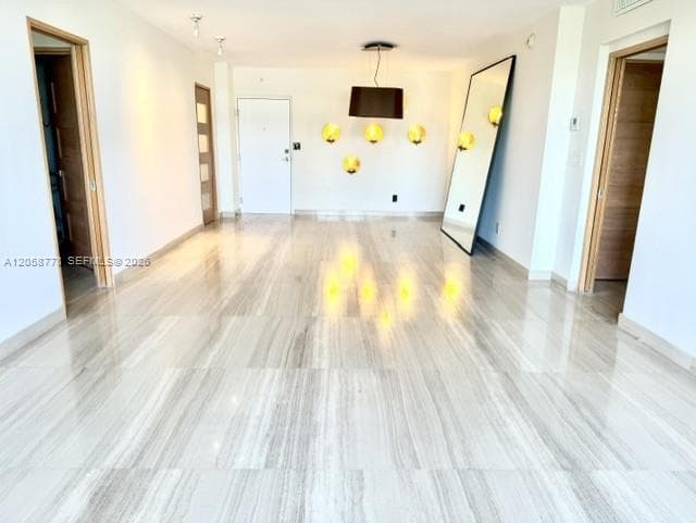 90 Edgewater Dr 515 photo 4