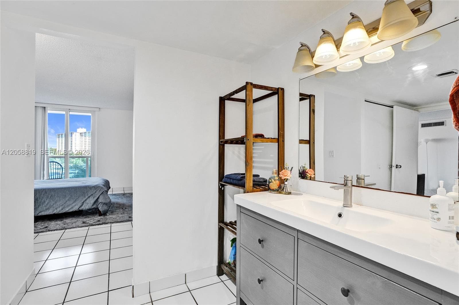 100 Bayview Dr 401 photo 16