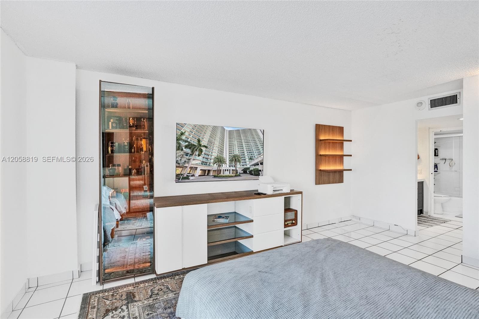 100 Bayview Dr 401 photo 18