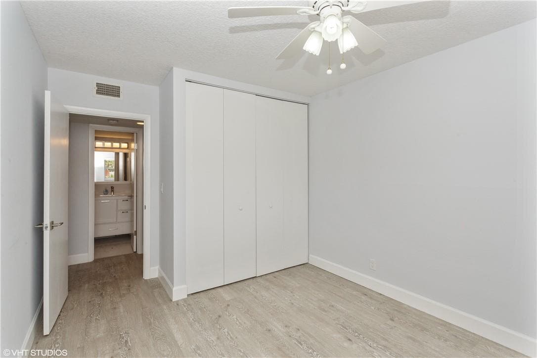 1000 RIVER REACH Drive 123 photo 6