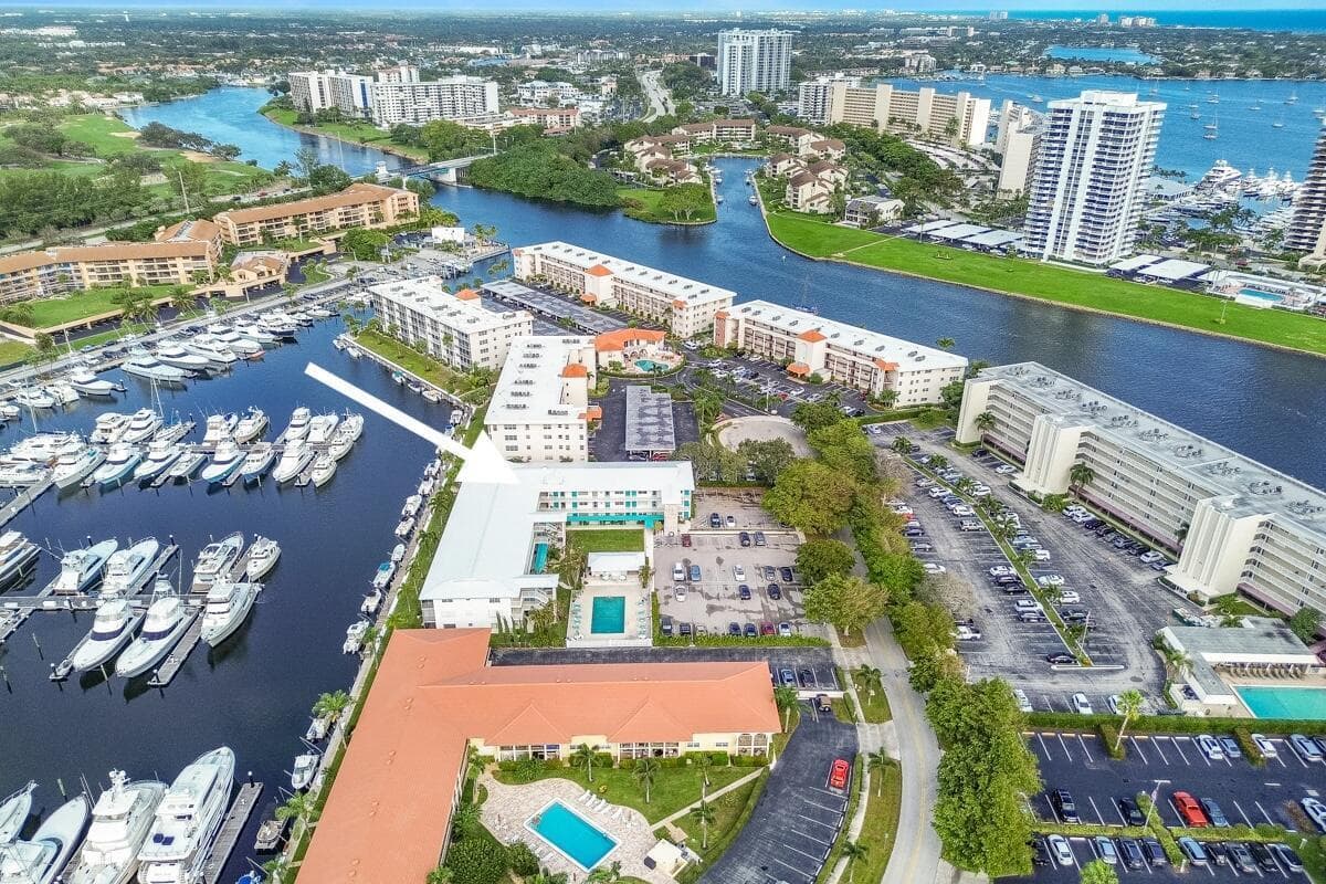 37 Yacht Club Drive 303 photo 2