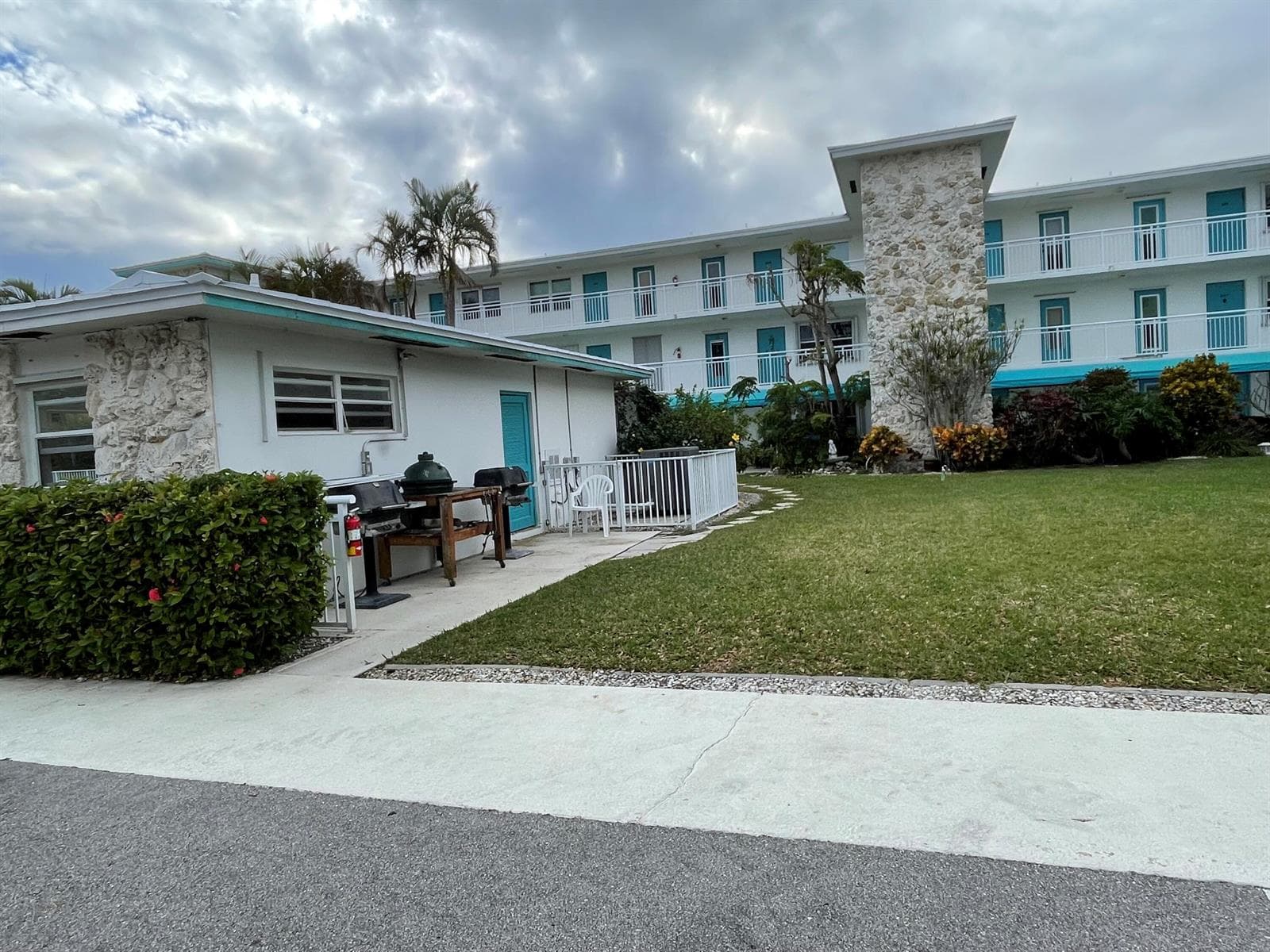 37 Yacht Club Drive 303 photo 10