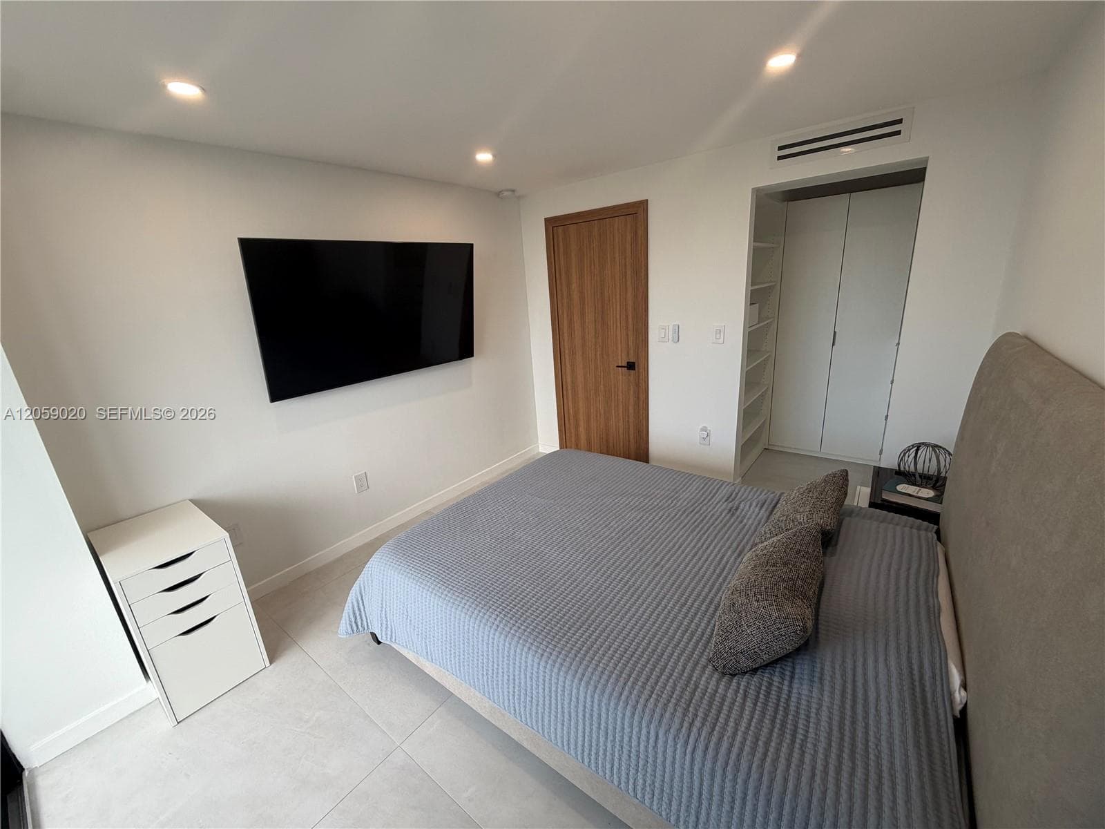 3701 N Country Club Dr 1209 photo 16