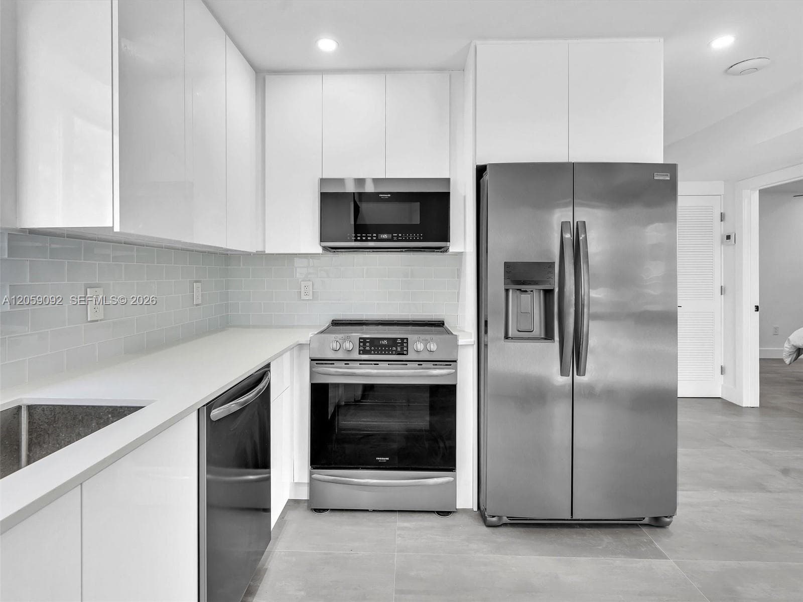 11900 N Bayshore Dr 205 photo 7