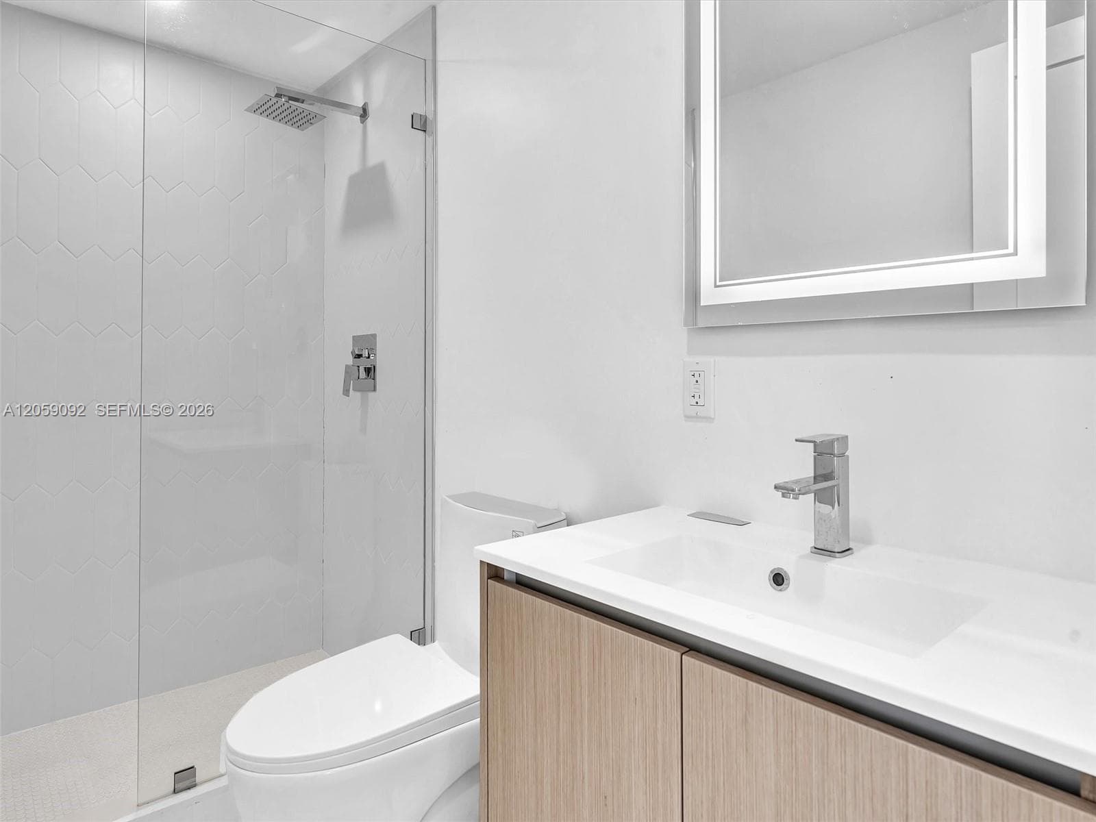 11900 N Bayshore Dr 205 photo 9