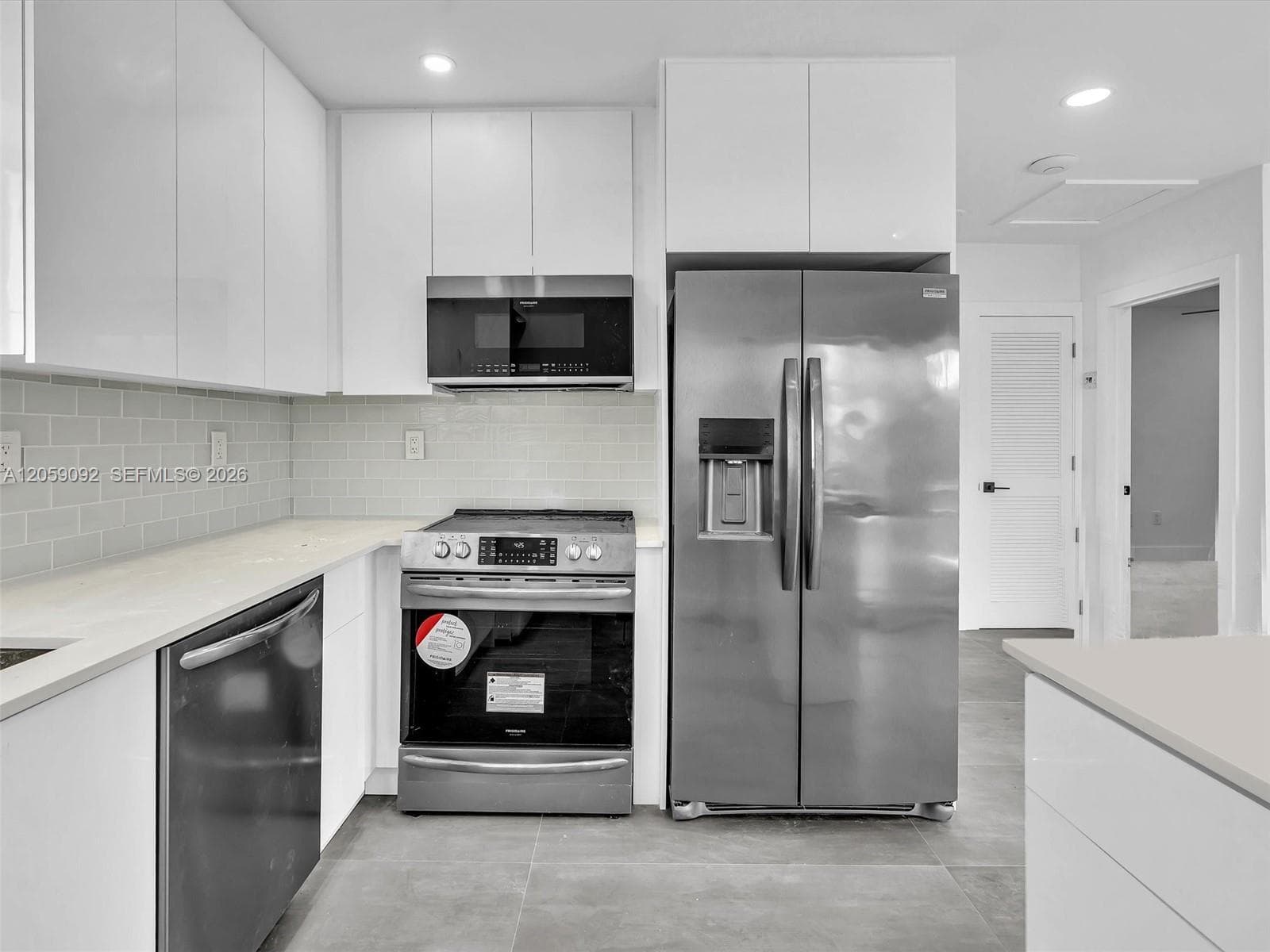 11900 N Bayshore Dr 205 photo 18