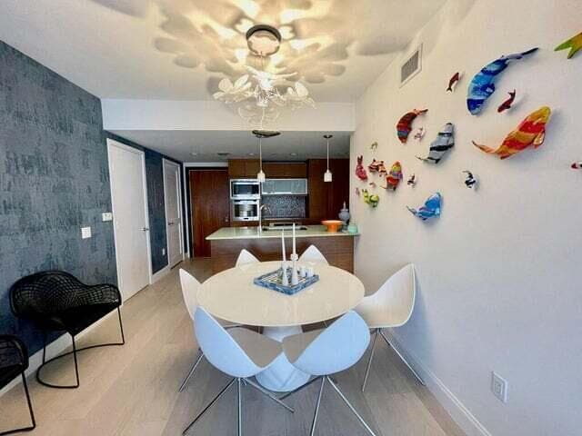 5875 COLLINS Avenue 1606 photo 3