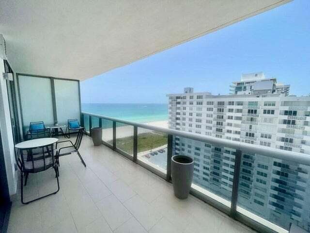 5875 COLLINS Avenue 1606 photo 8