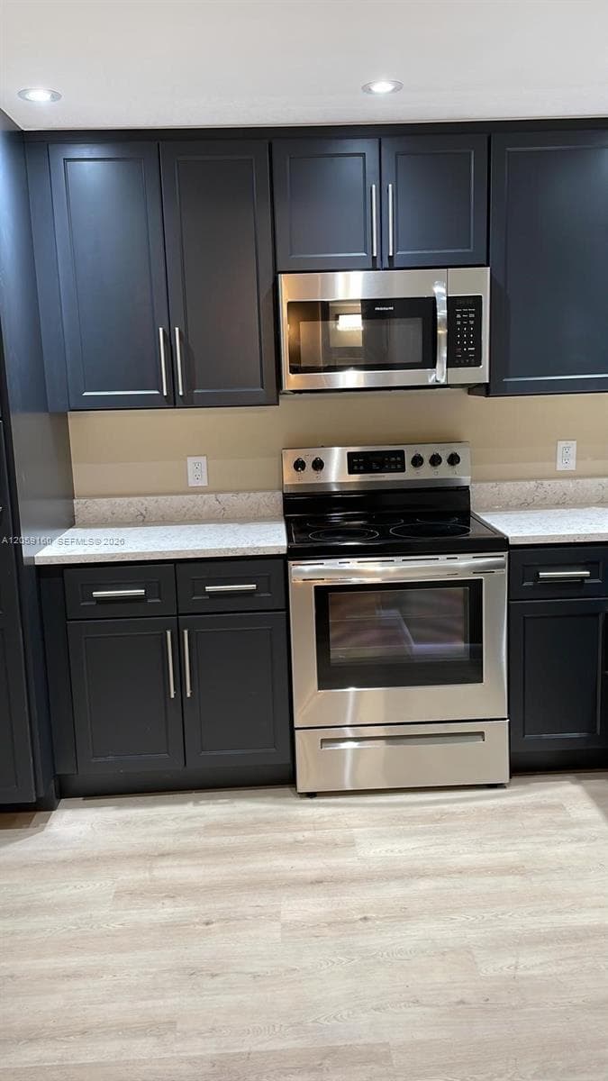 120 Royal Park Dr 2D photo 2