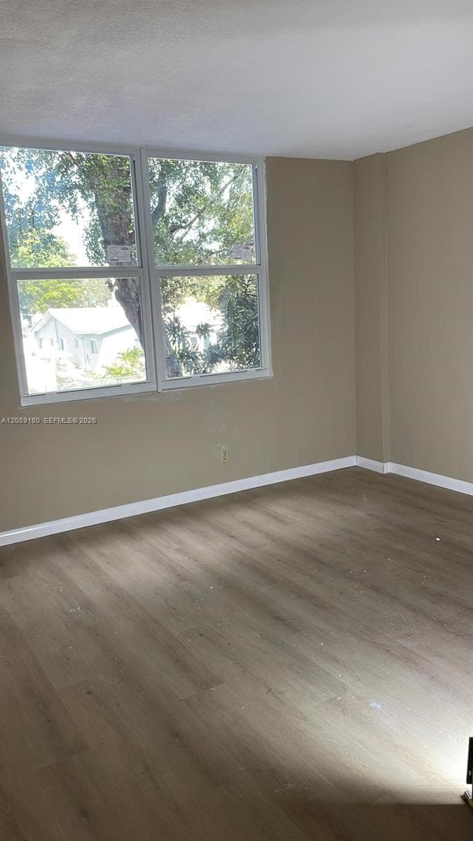 120 Royal Park Dr 2D photo 7