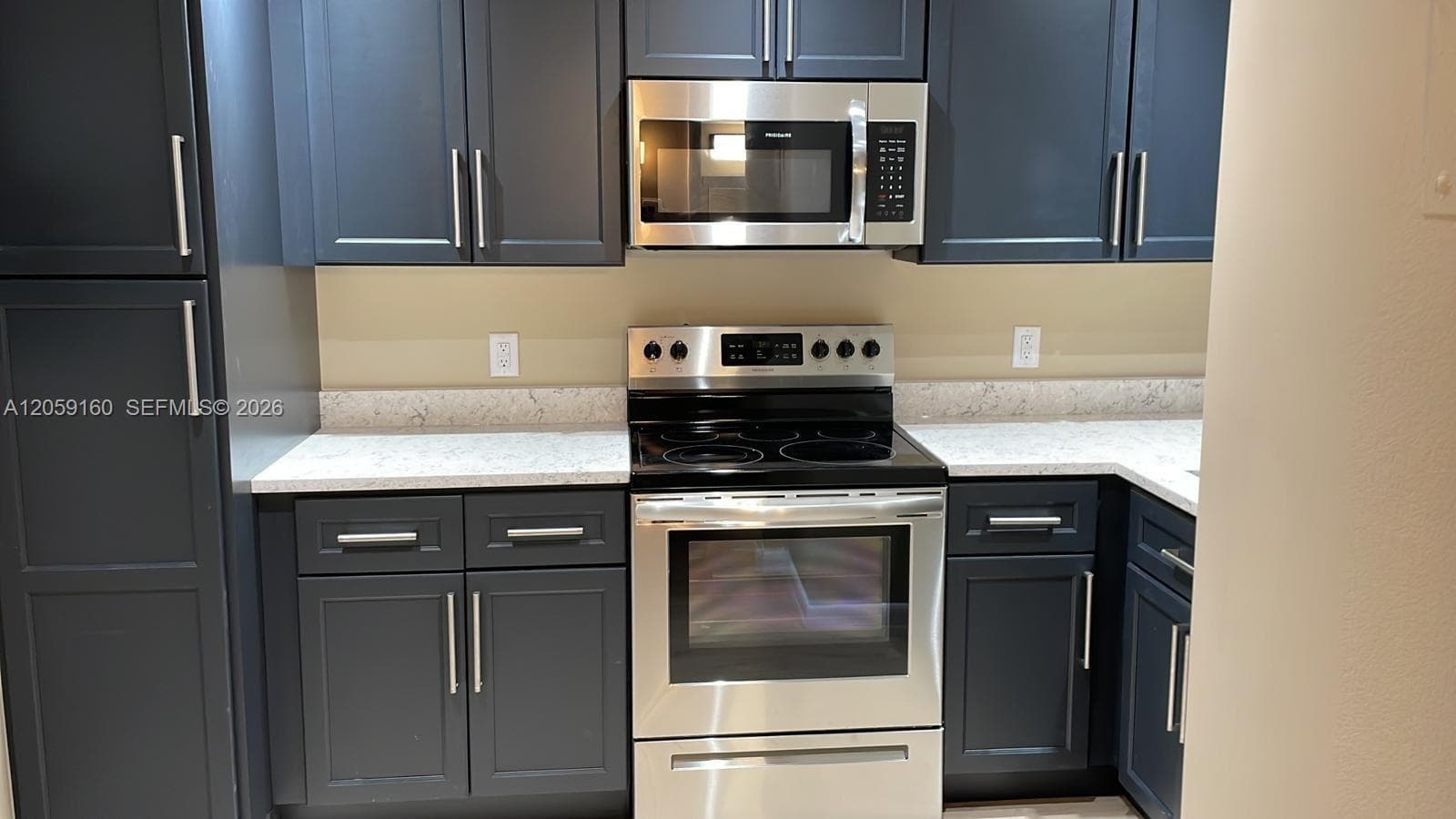 120 Royal Park Dr 2D photo 1