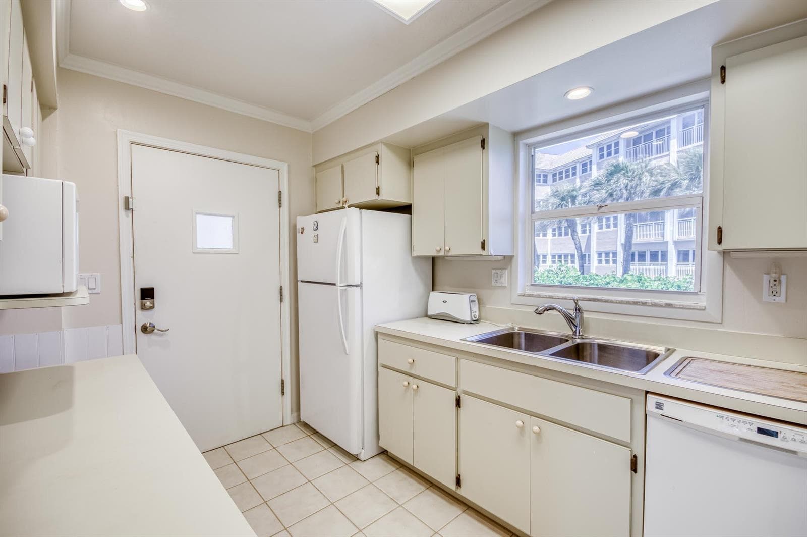 1501 NE Ocean Boulevard 8 photo 14
