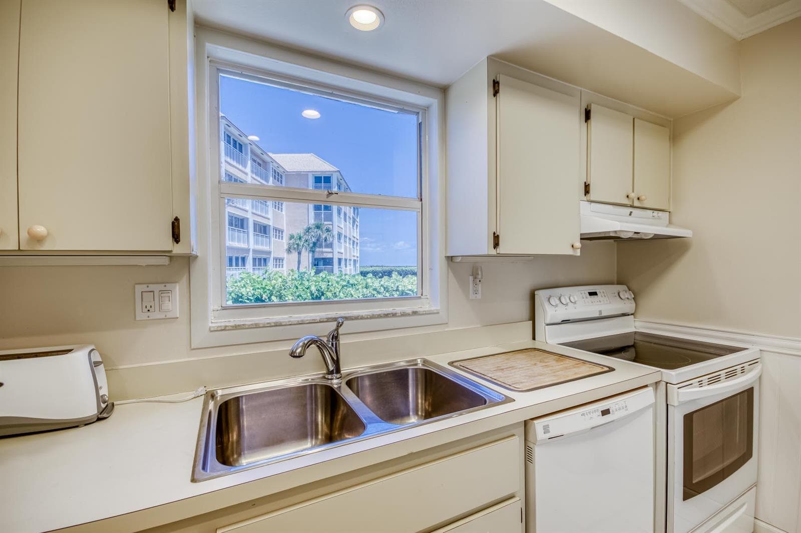 1501 NE Ocean Boulevard 8 photo 15