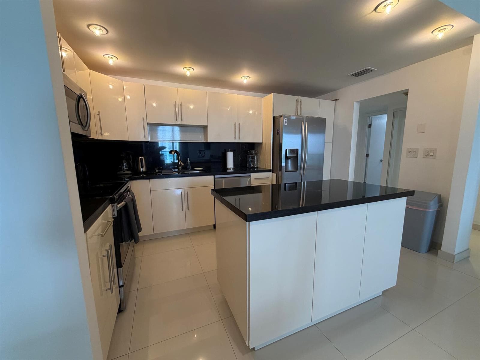 19390 COLLINS Avenue 1603 photo 10