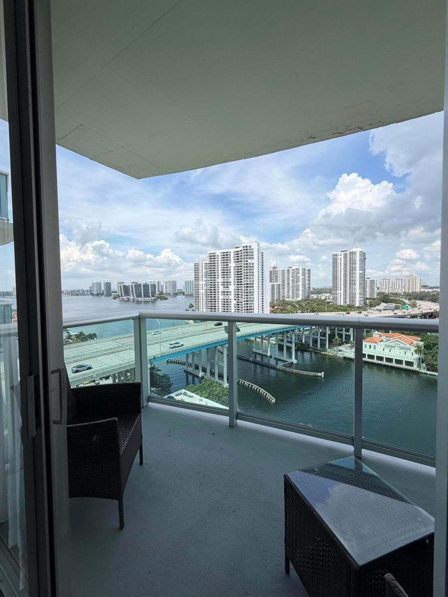 19390 COLLINS Avenue 1603 photo 18