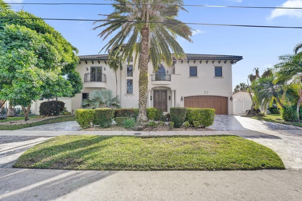 2340 NE 47TH Street photo 2