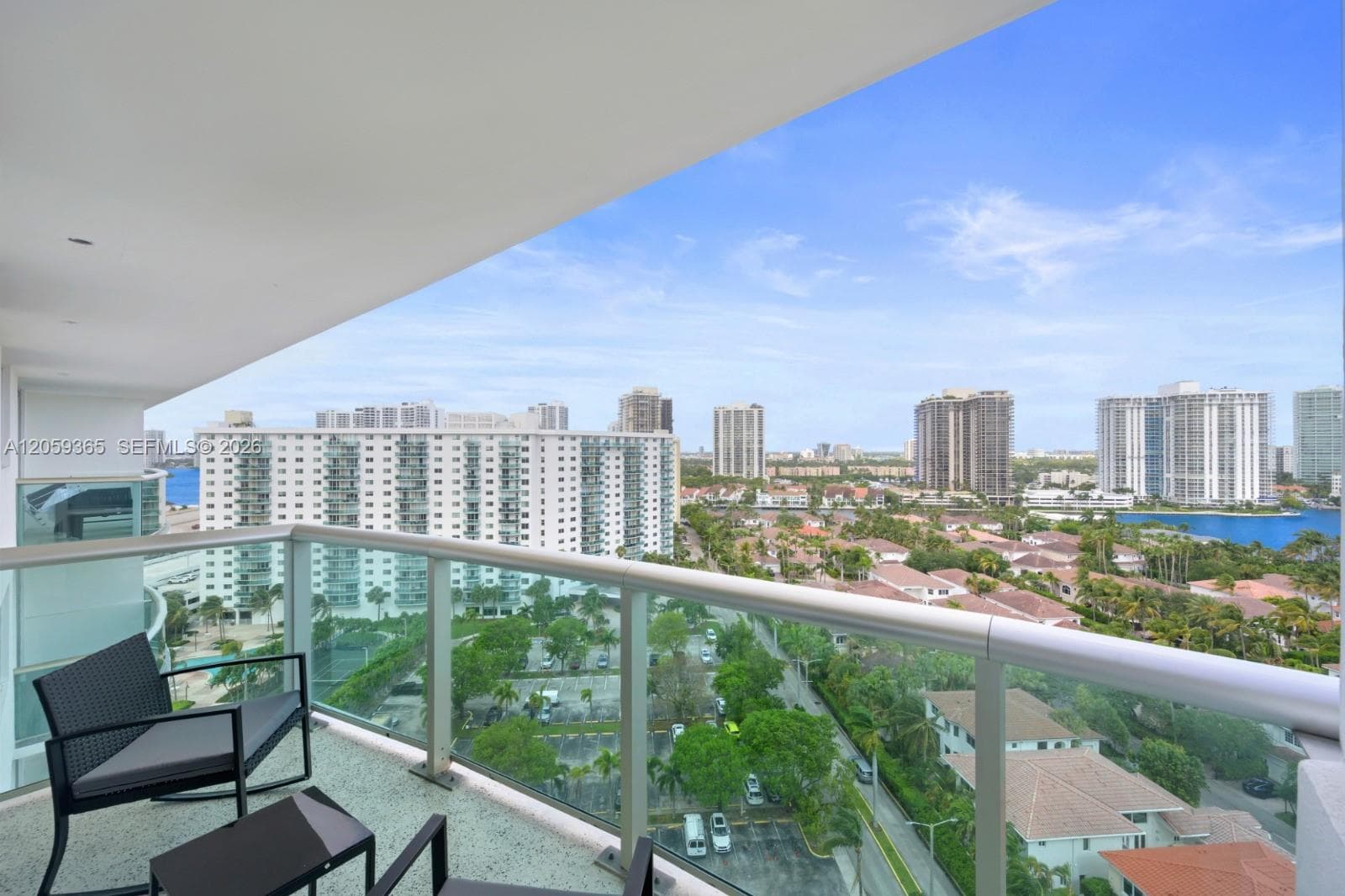 19370 Collins Ave 1622 photo 2
