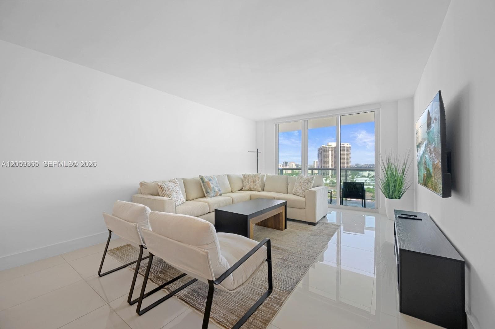 19370 Collins Ave 1622 photo 5