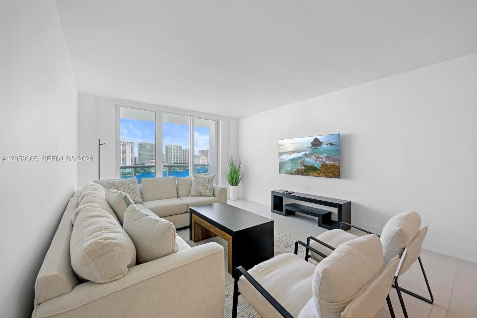 19370 Collins Ave 1622 photo 4