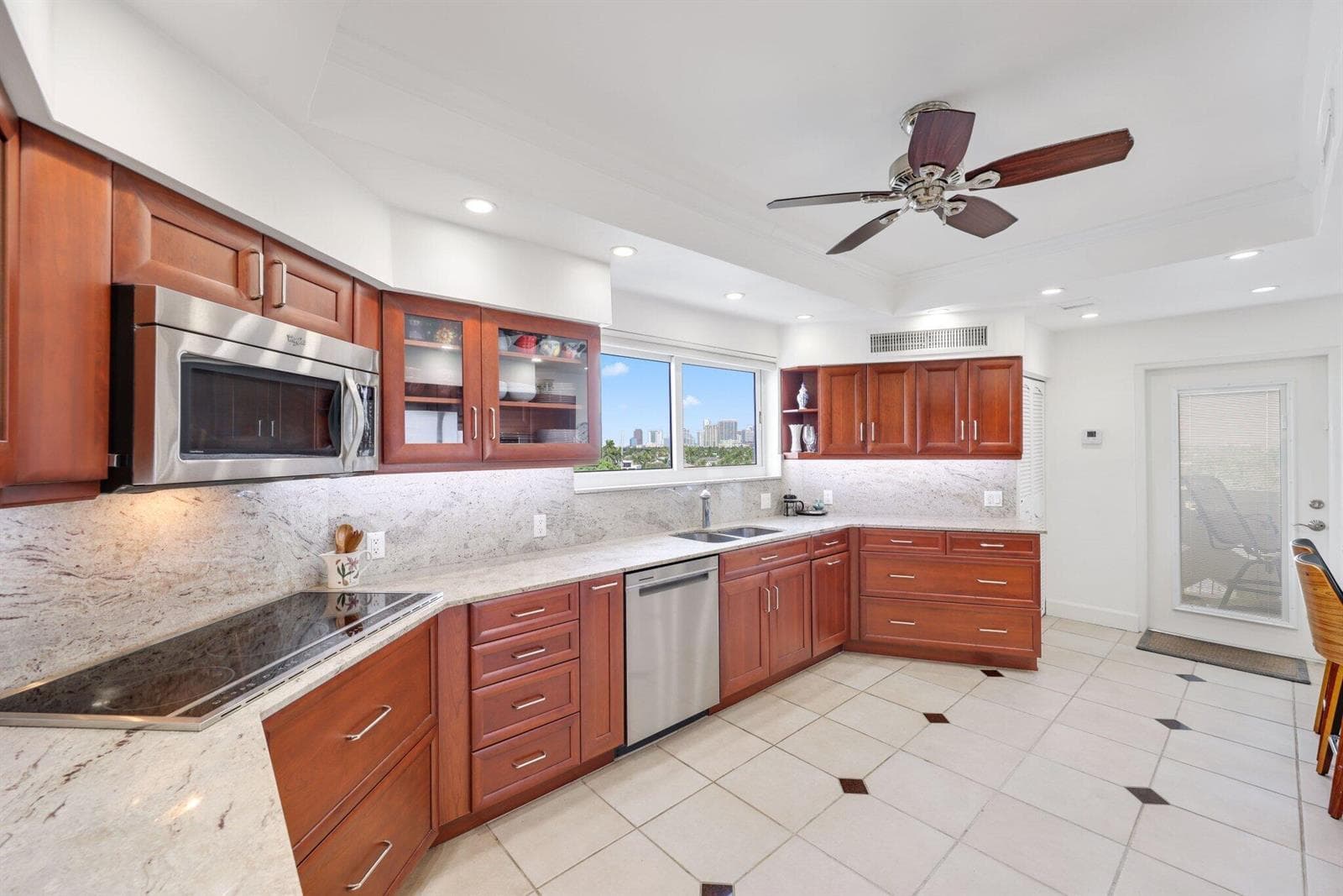333 SUNSET Drive 501 photo 15
