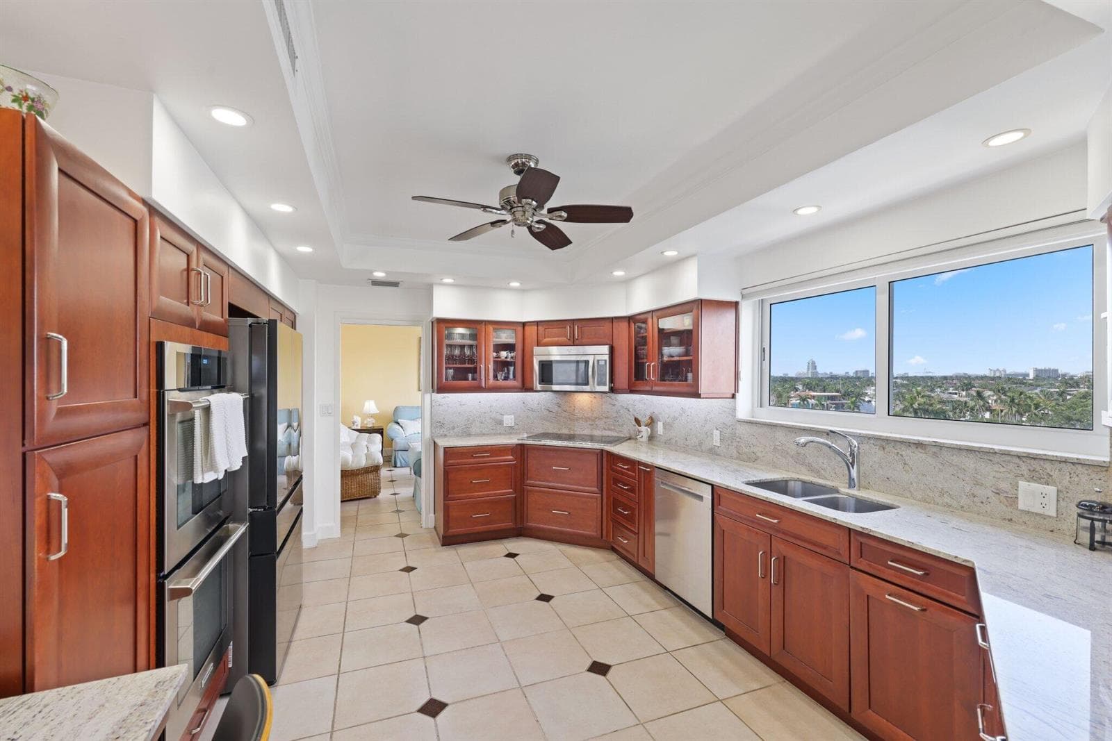 333 SUNSET Drive 501 photo 19