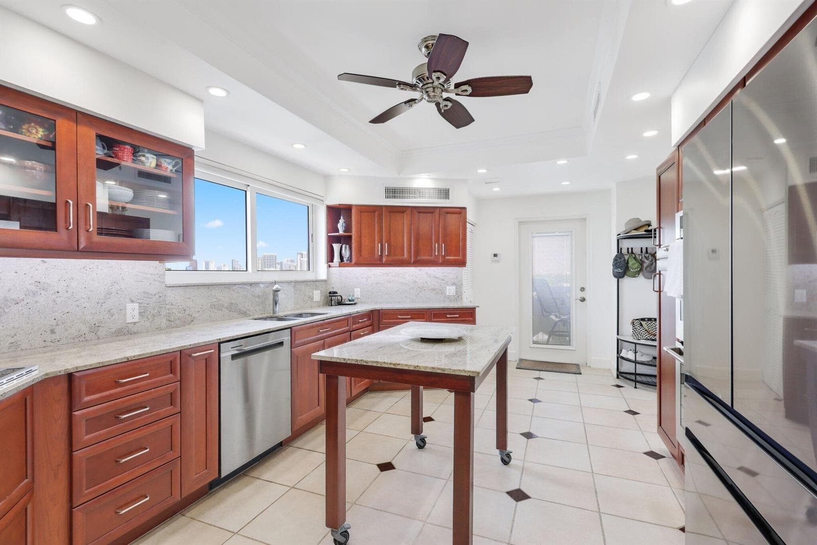 333 SUNSET Drive 501 photo 21