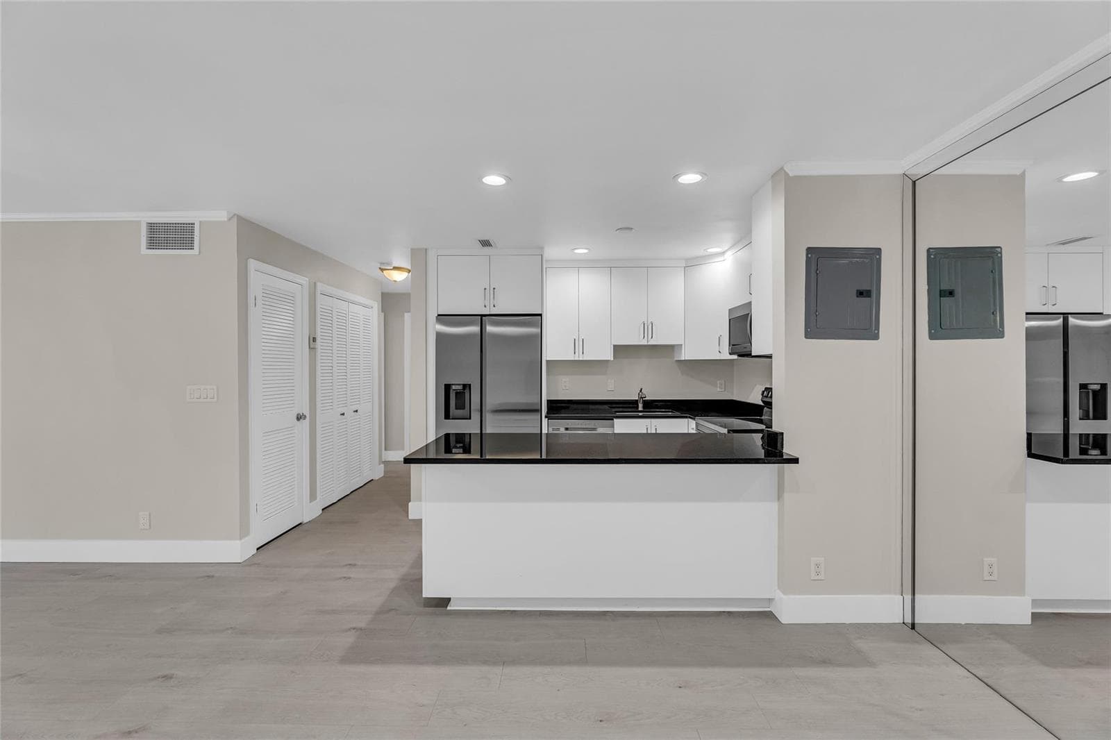 6319 Bay Club Drive 1 photo 6