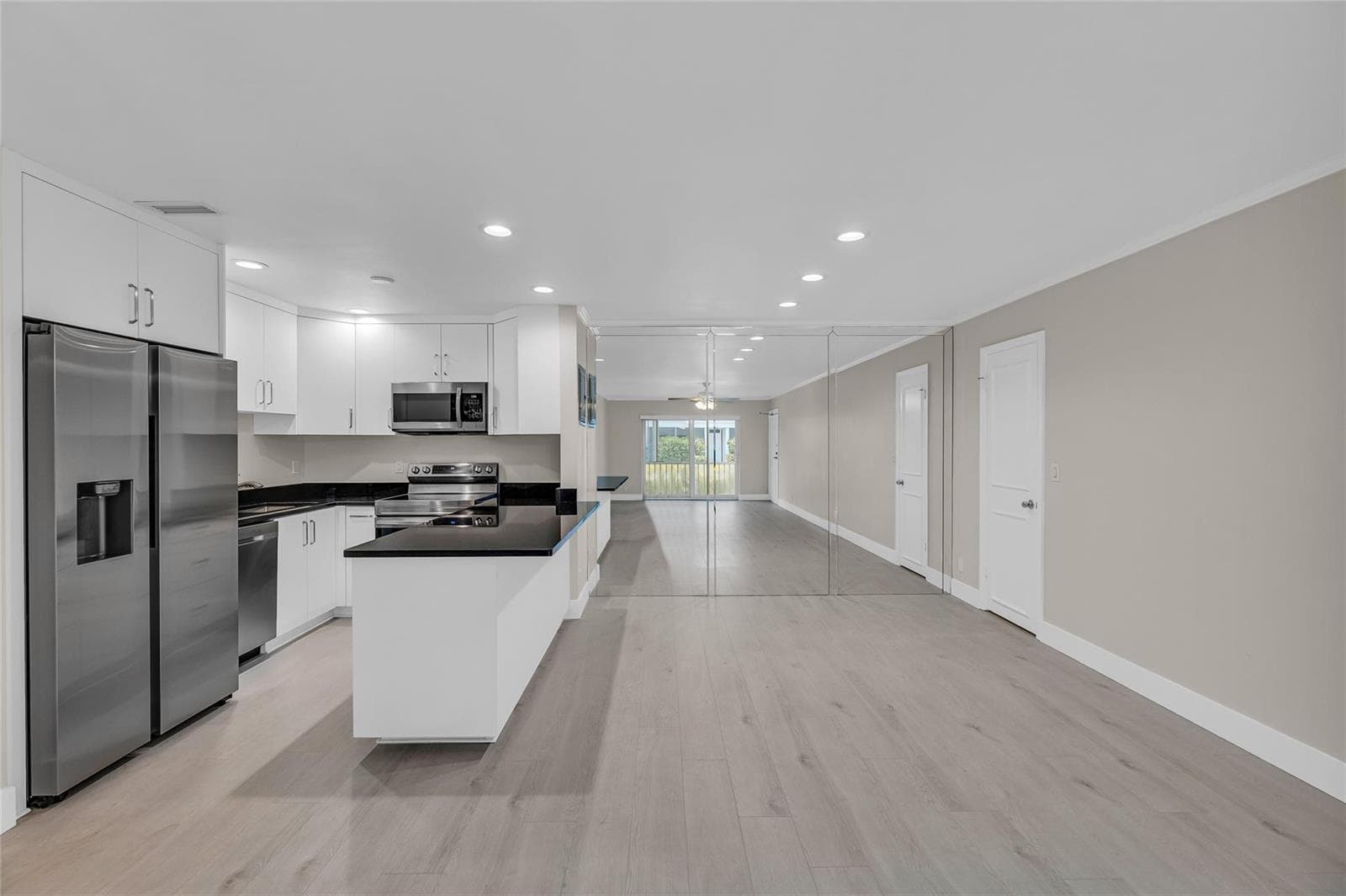 6319 Bay Club Drive 1 photo 4