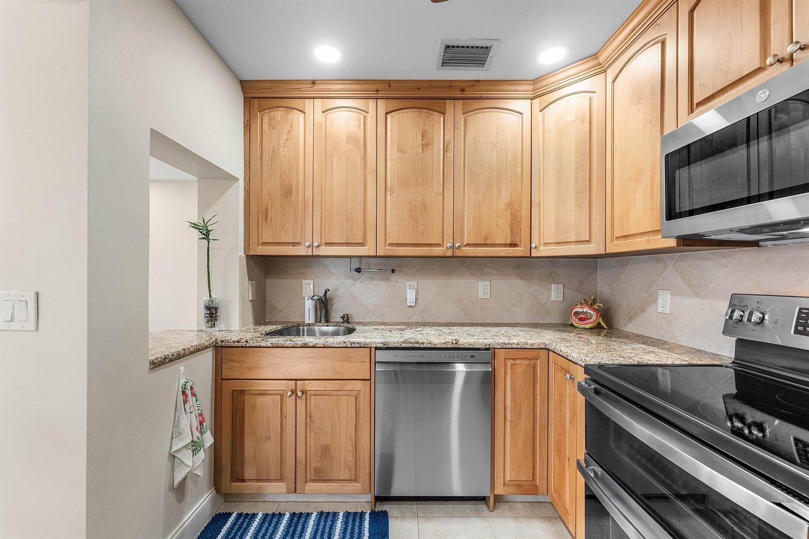 362 Yorktowne Circle photo 17